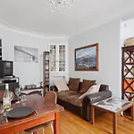 Charming Parisian Apartment Near Bastille By Guestready