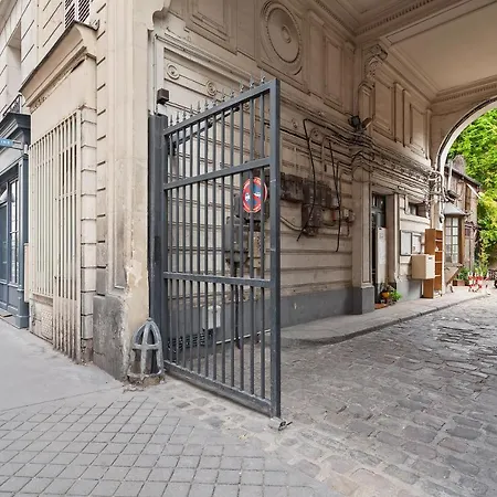 Charming Parisian Near Bastille By Guestready Apartment