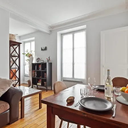 Charming Parisian Near Bastille By Guestready Parigi